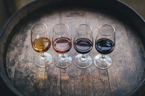 Où dénicher des séances de dégustation de vins gratuites en Californie ?