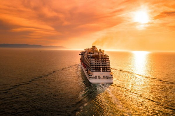 Quelles croisières offrent des expériences d'astronomie avec des télescopes et des guides experts ?